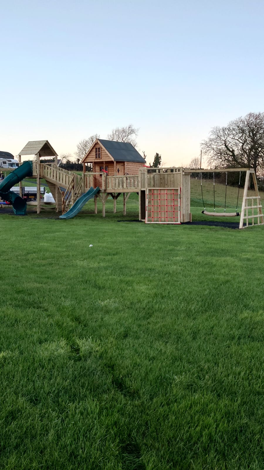 b9d8c6ec-d5d5-4202-80bd-826ba6b22631 b9d8c6ec-d5d5-4202-80bd-826ba6b22631